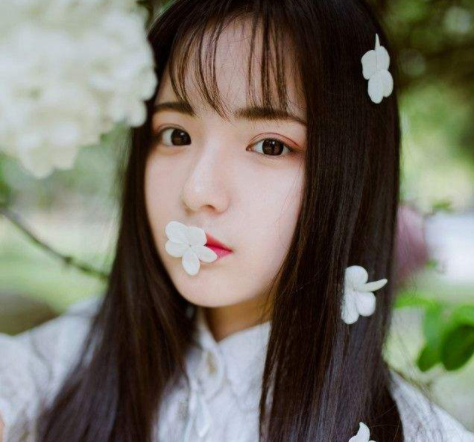 霉霉被和吹牛老爹扯上关系,13年前访谈重现,女歌手称他对我很好