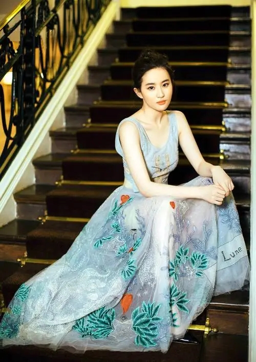 易绍琪:80年代万元户,身家过亿。他们为什么转行2亿做中药产业?