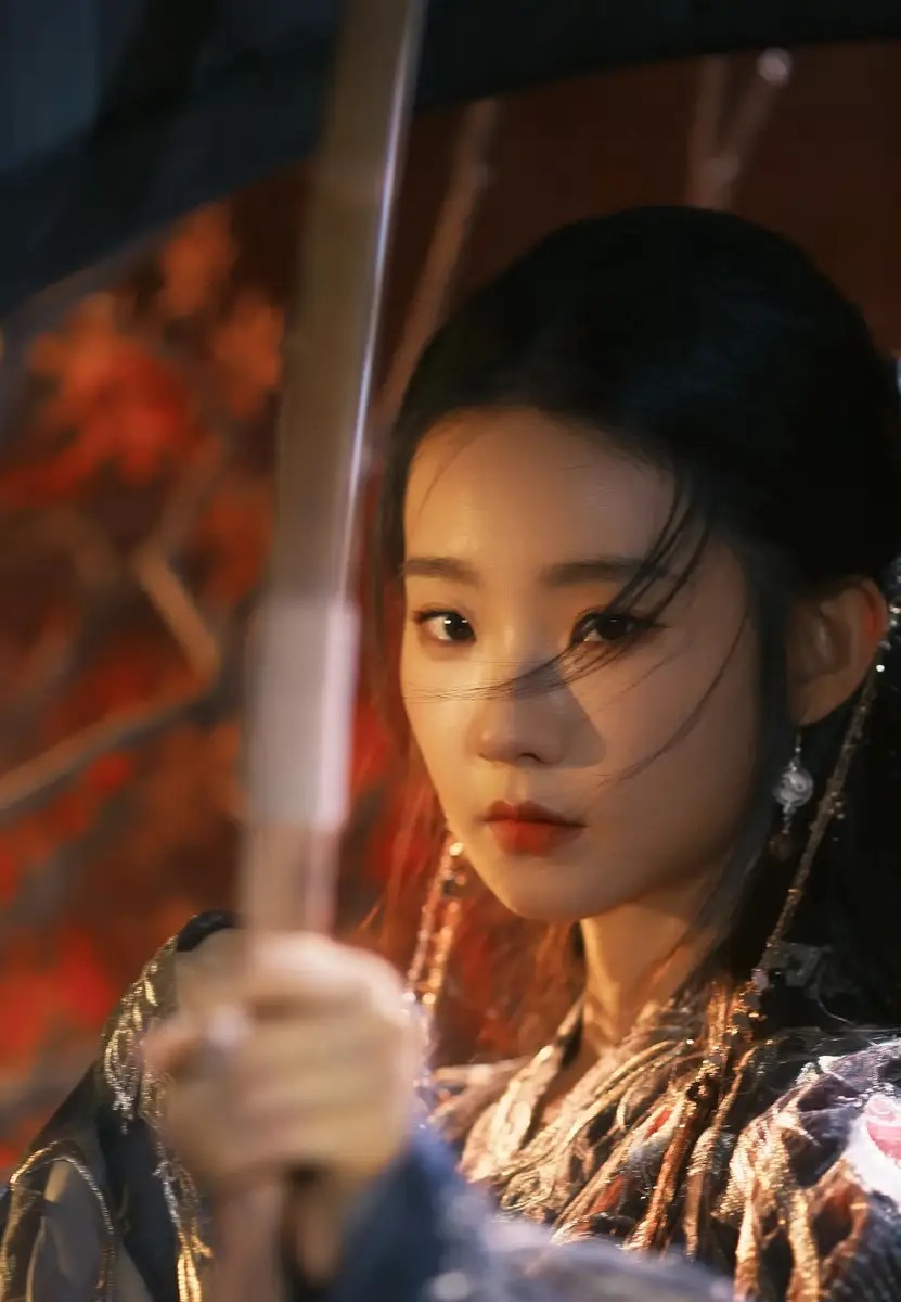 逃亡的许家印前妻,半年花了400万美元