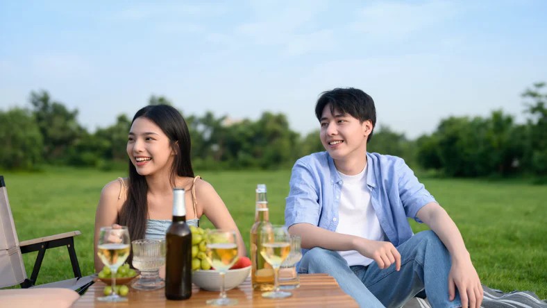 iPhone可能要用上双层OLED了,20周年能赶上吗?