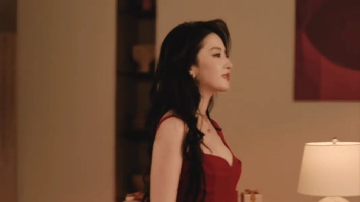 小S雕像揭幕致词：谢具俊晔守大S最后三年 那件27年前大衣藏着爱的密码